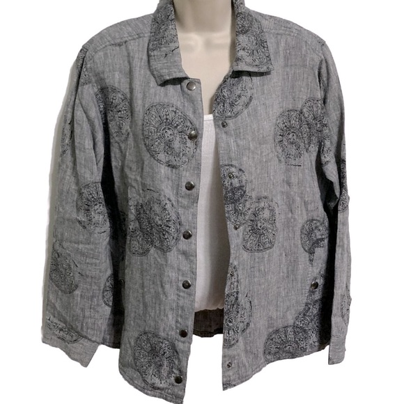 CHICOS Design Gray Black Medallions Snap Front LINEN Long Sleeves Medium Size 1 - Picture 1 of 16